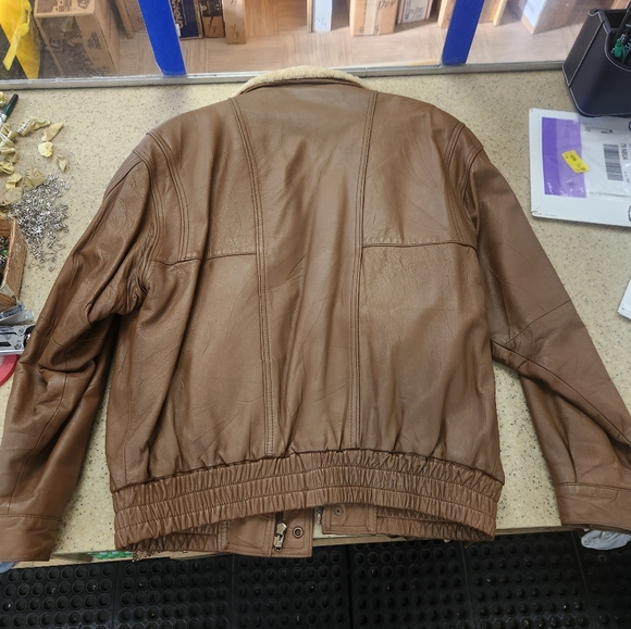 Vintage mens leather jacket - Picture 2 of 3